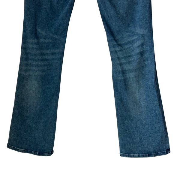 LUCKY BRAND Sweet Mid Rise Boot Jeans in Faded blue - Picture 6 of 10